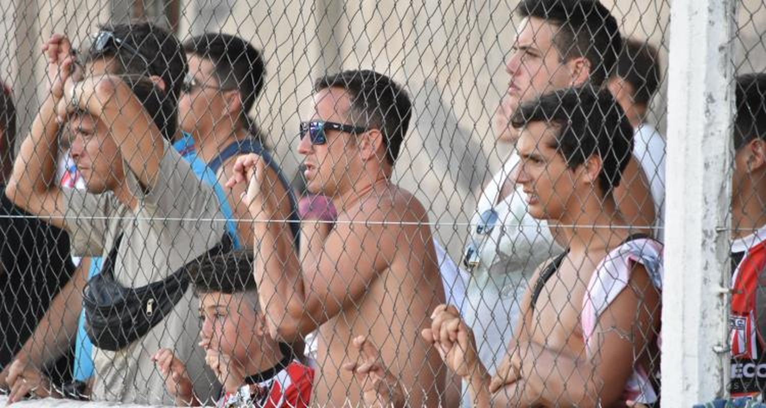 Federal C: Más de 500 hinchas en Paraná-Estrada