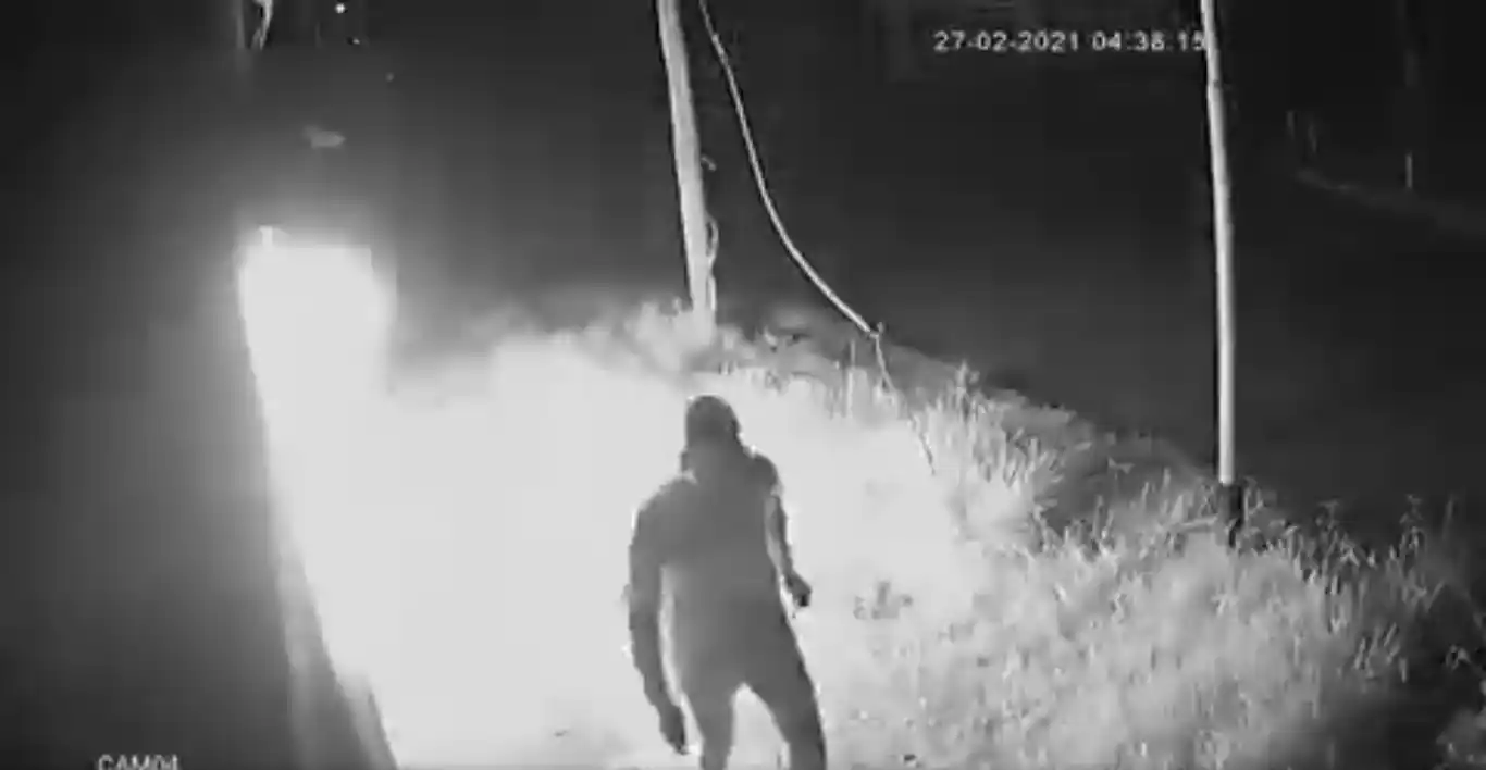 Video: Incendiaron local de La Cámpora en Avellaneda y todo quedó filmado