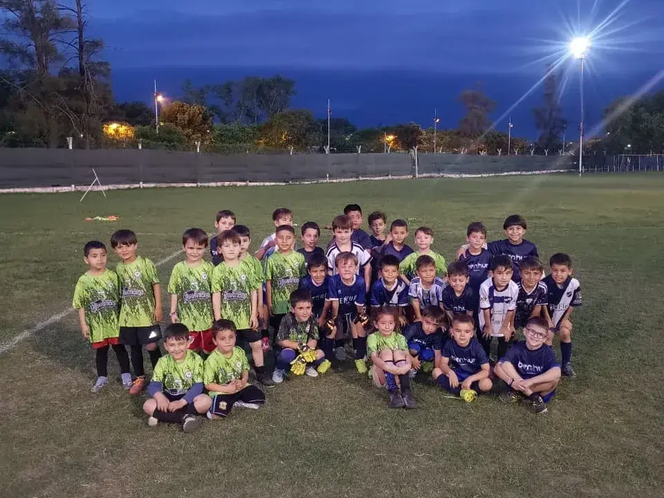 El club Ben Hur recibió a la Escuelita de Fútbol del barrio Los Arces en una jornada de integración