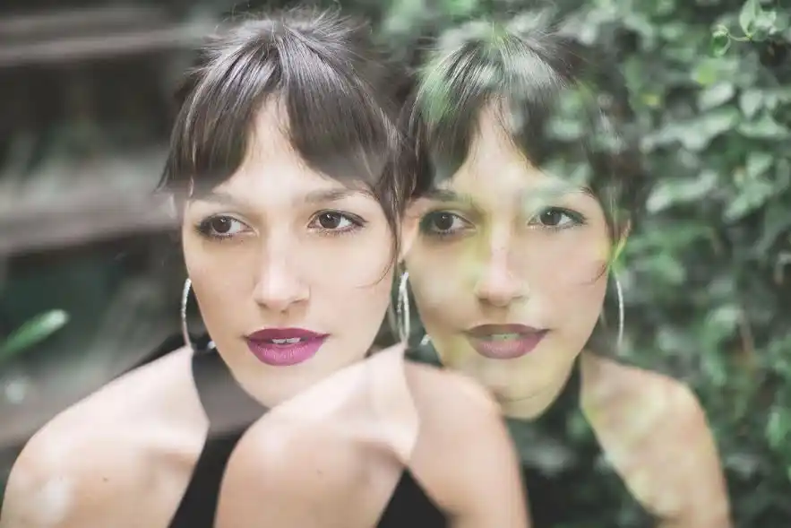 Candela Vetrano se transforma en DJ Chancleta