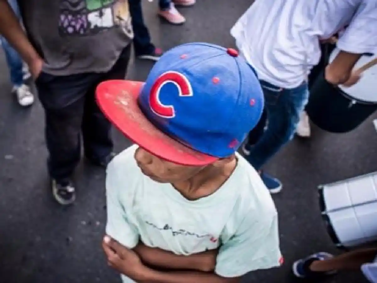 Reeditan la "marcha de la gorra" 