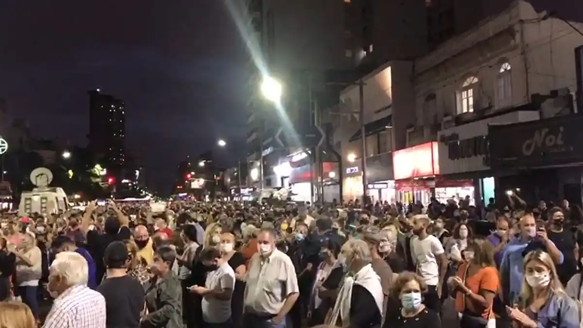Multitudinaria marcha por la psicóloga asesinada en Ramos Mejía