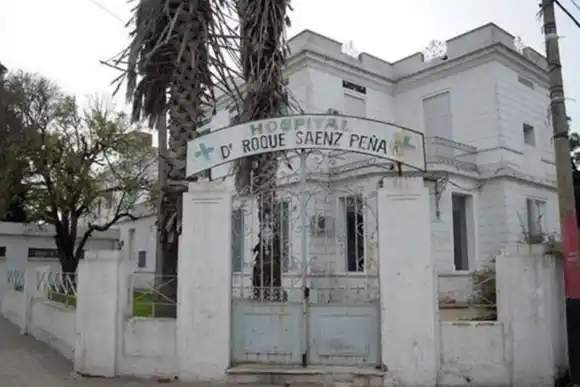 Violencia en un partido de fútbol infantil: una mujer hirió a un hombre con una botella de vidrio