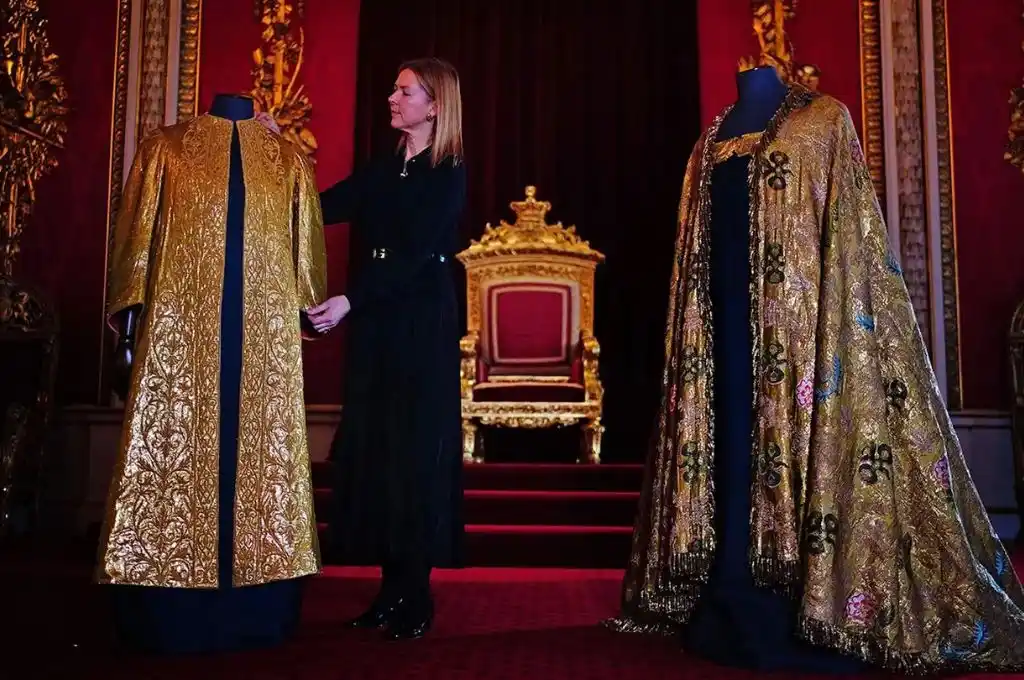 En su coronación, Carlos III lucirá las pesadas vestiduras doradas de sus antepasados