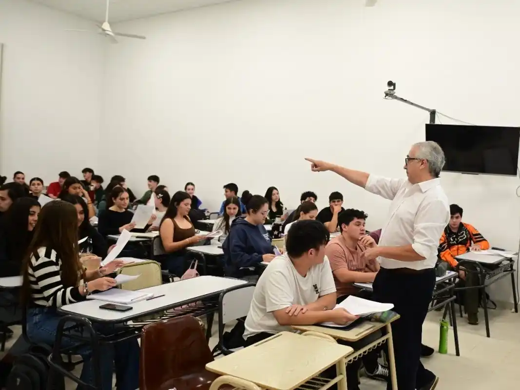 Con Matemática, Química y Biofísica arranca una nueva edición del programa gratuito "Vamos a la Universidad"