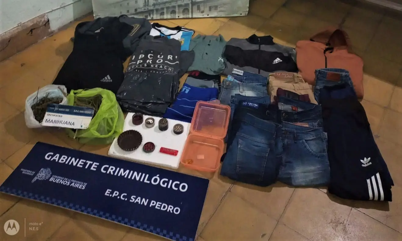 Siguen detenidos los jóvenes que robaron en una tienda céntrica y hubo más allanamientos por el caso