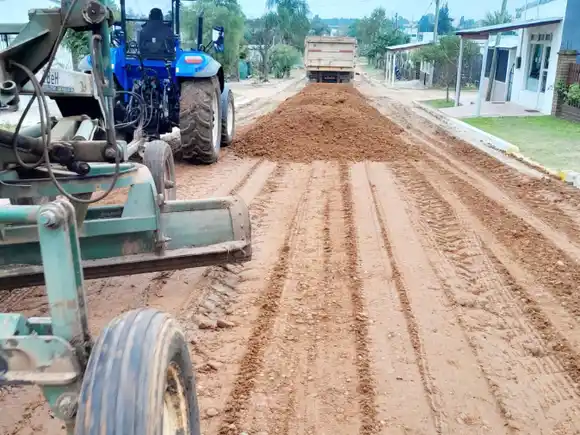 Se  realizan trabajos de enripiado y arreglos de calles