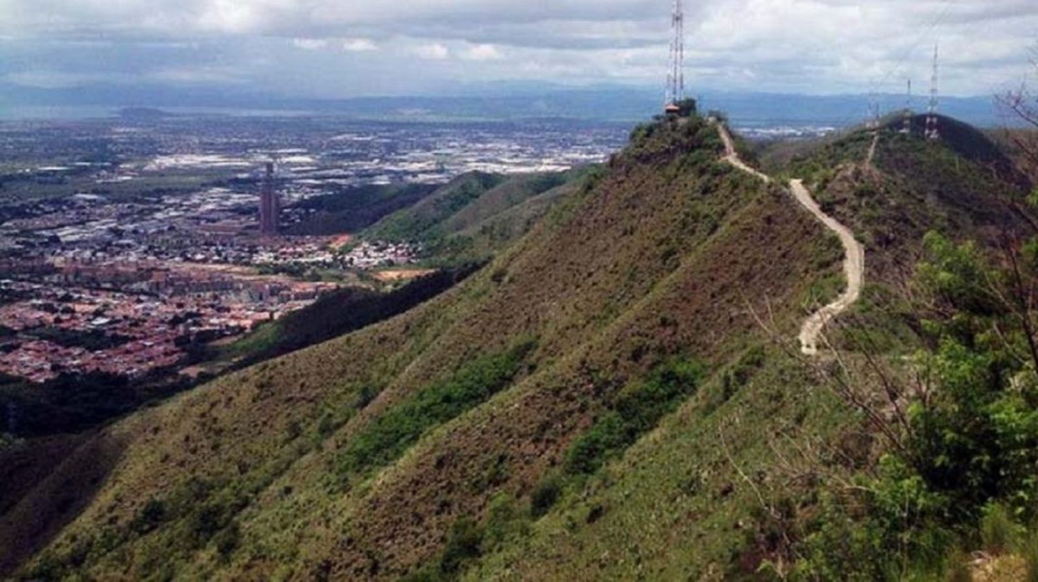 Hombre murió mientras practicaba senderismo