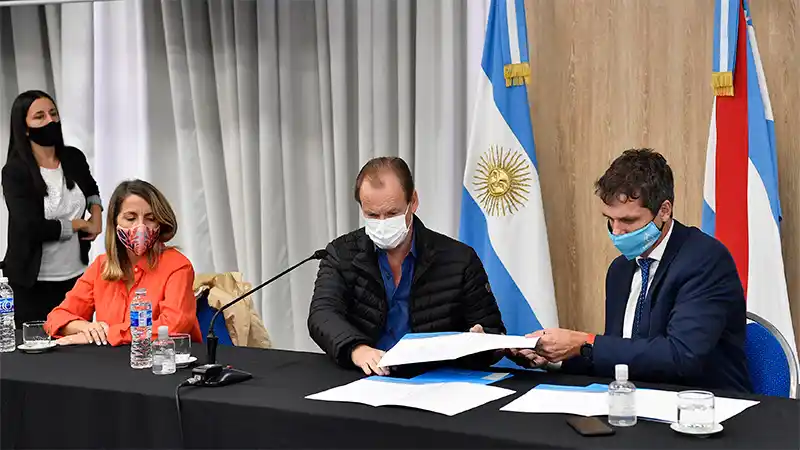 Bordet firmó convenios con Enhosa por más de 290 millones de pesos