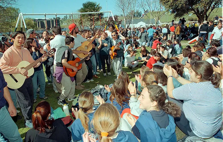 El clima de fiesta, también entró en pausa