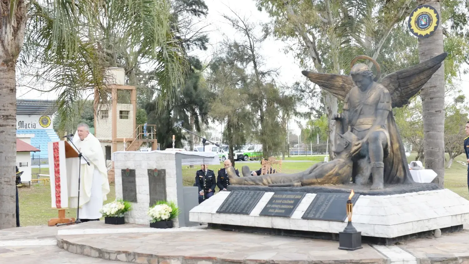 La Policía de Entre Ríos rindió homenaje a los policías que ofrendaron su vida en cumplimiento del deber