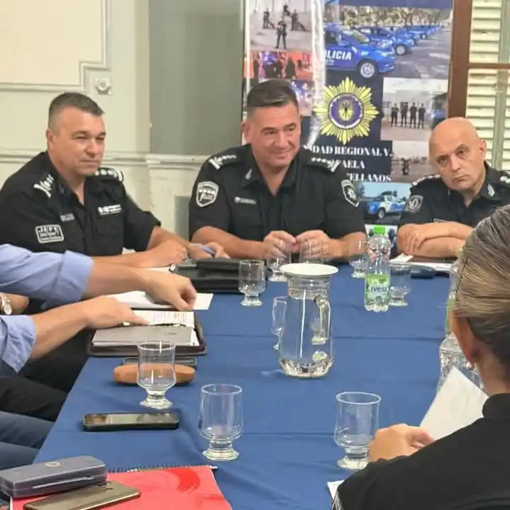 La URV de Policía recibió la visita del subjefe policial Daniel Filchel para análisis del delito y tiempos de respuesta