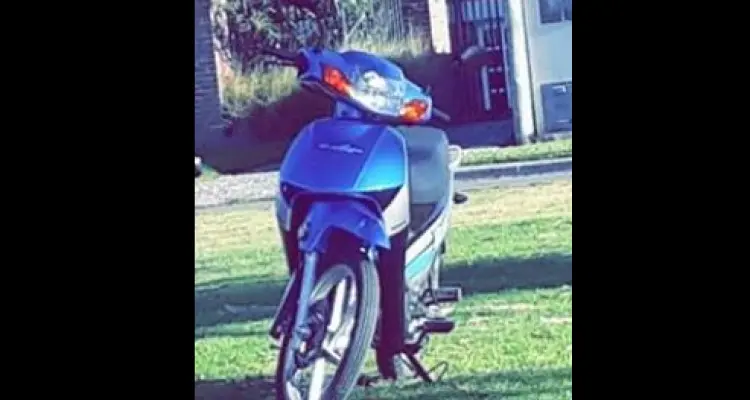 Prestó la moto a un mensajero para que trabaje, se la robaron y busca datos que lo ayuden a recuperarla