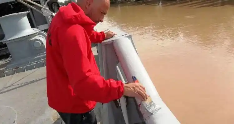 Buque cerrado por mantenimiento