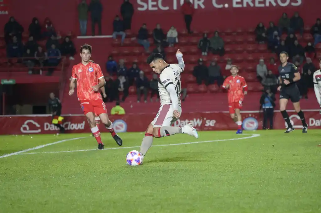 Argentinos Juniors se impuso ante Colón por 1 a 0