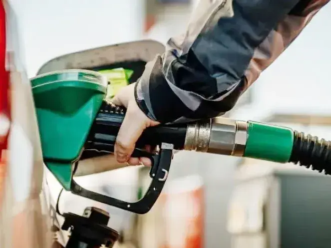 La venta de gasoil revirtió la caída del expendio de nafta y Entre Ríos cerró mayo en verde