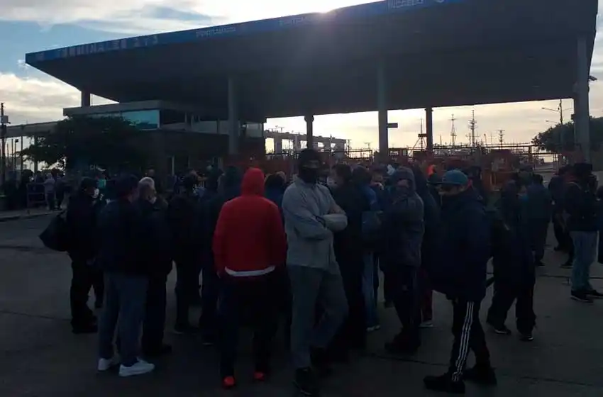 COVID-19 en el Puerto: "Desde el minuto cero no se respetó nada"