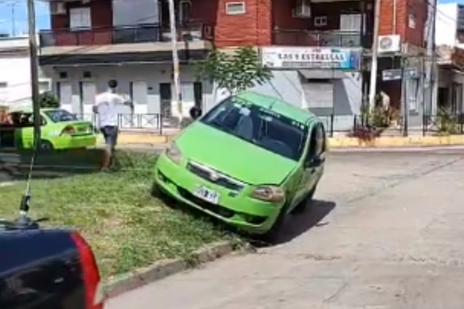 Uno de los remises accidentados.