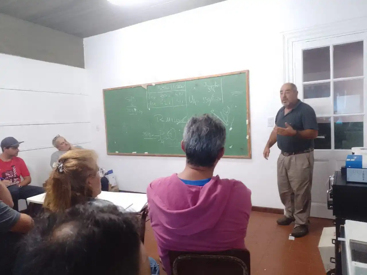 Emoción. Para el "Tano" la enseñanza pública es trabajo de grupo y compromiso