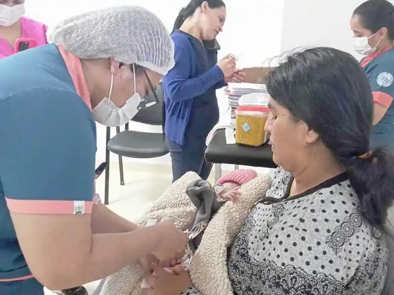 En el Hospital de la Madre y la Mujer aplicaron
la tercera dosis de Palivizumab a los prematuros