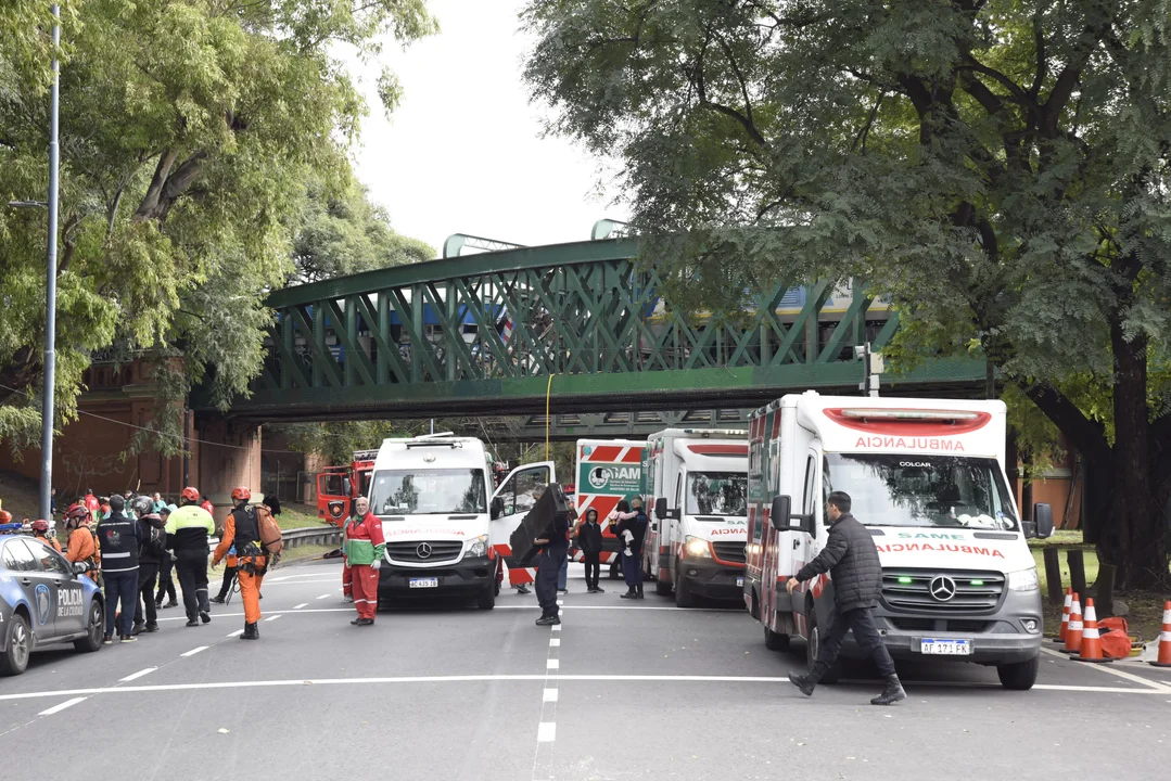 El accidente ocurrió a la altura del viaducto Palermo, sobre la avenida Figueroa Alcorta