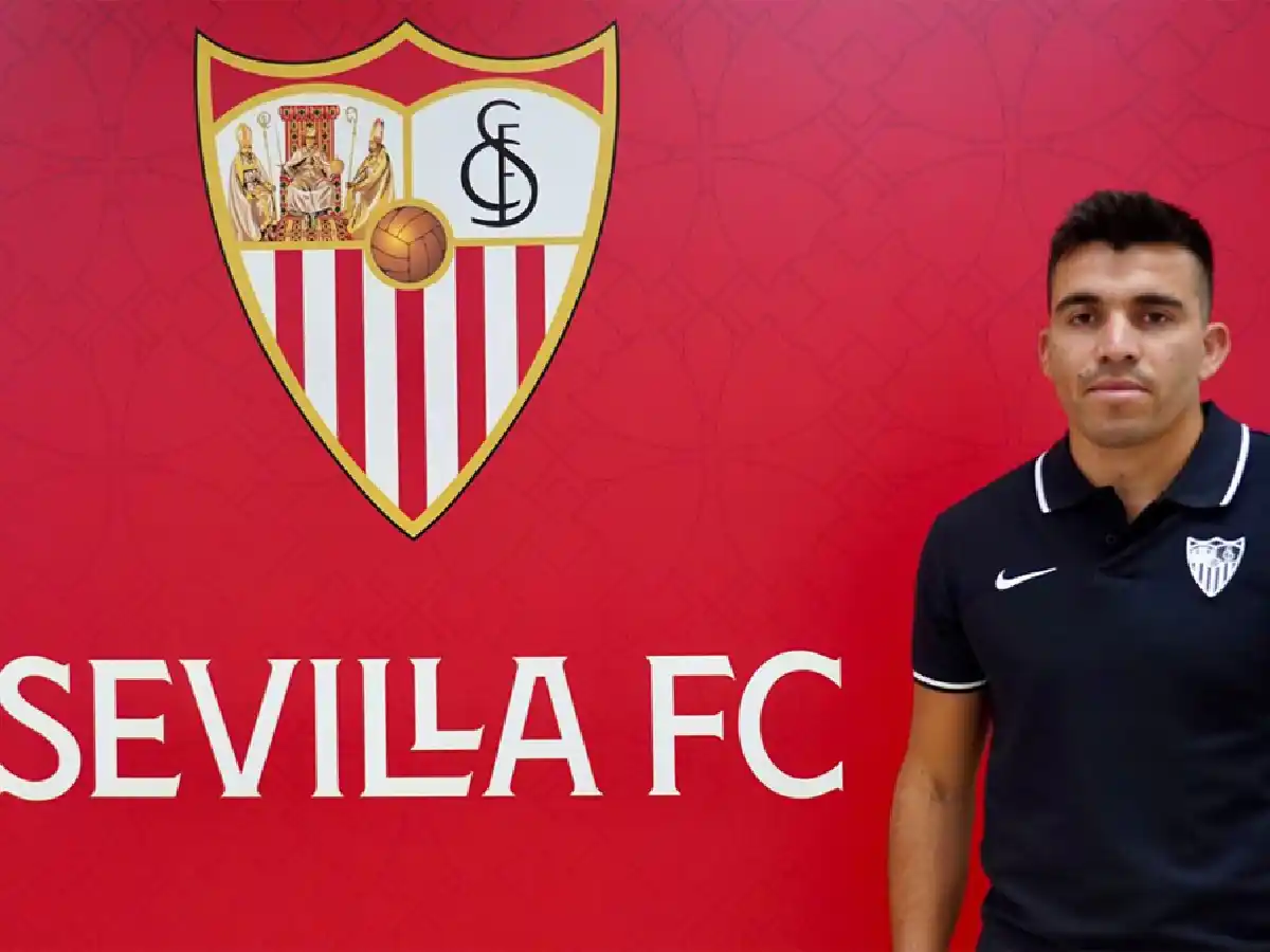 Acuña es nuevo jugador de Sevilla