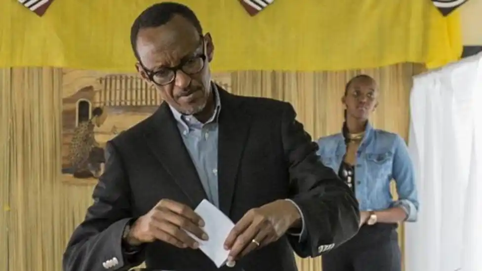 Kagame podrá ser presidente hasta el 2034 en Ruanda