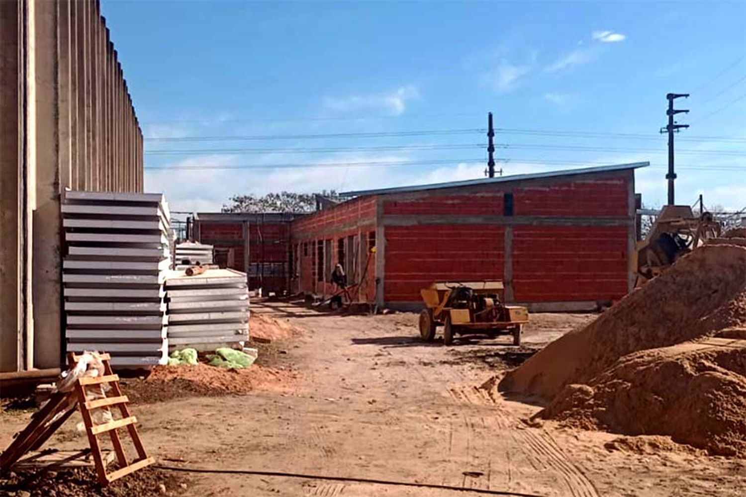 Se ejecuta el nuevo edificio de la Escuela María Elena Walsh