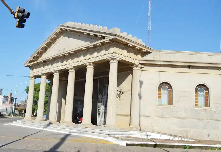 Misa por el día del padre en el Cementerio Nuevo  de Concordia