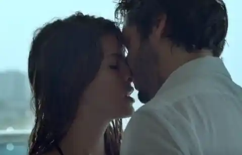 Caliente trailer de la película de la China Suárez y Vicuña
