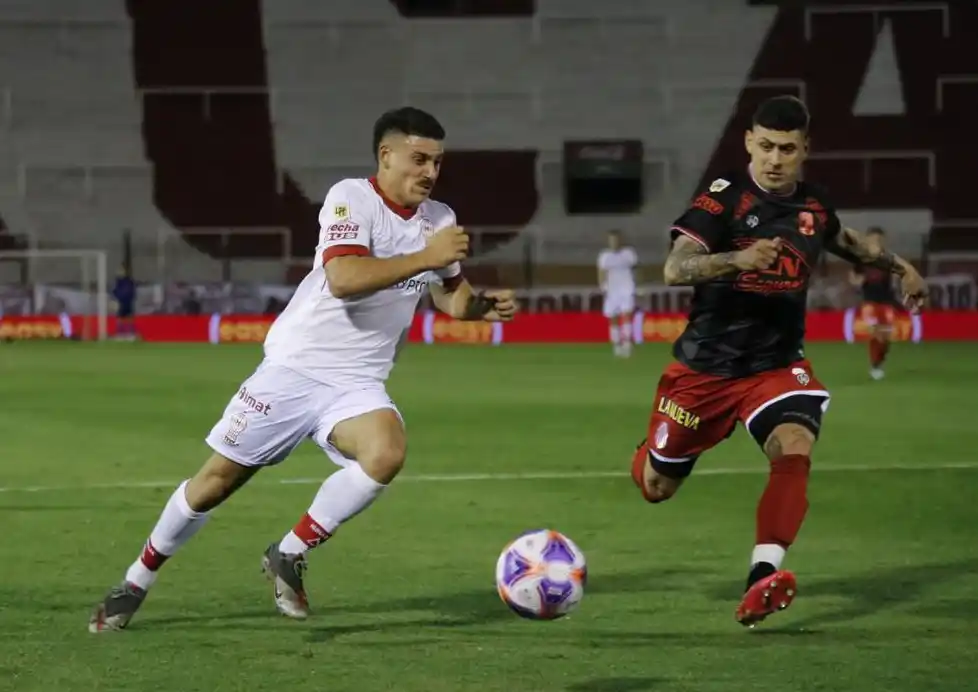 Un intento ofensivo de Cóccaro.