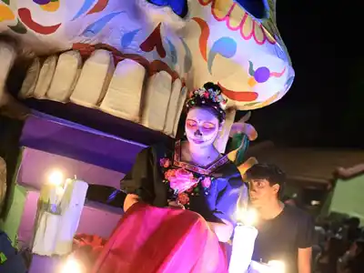 La historia de Valentina: Comenzó a hacer la carroza con sus compañeros, pero la terminó sola