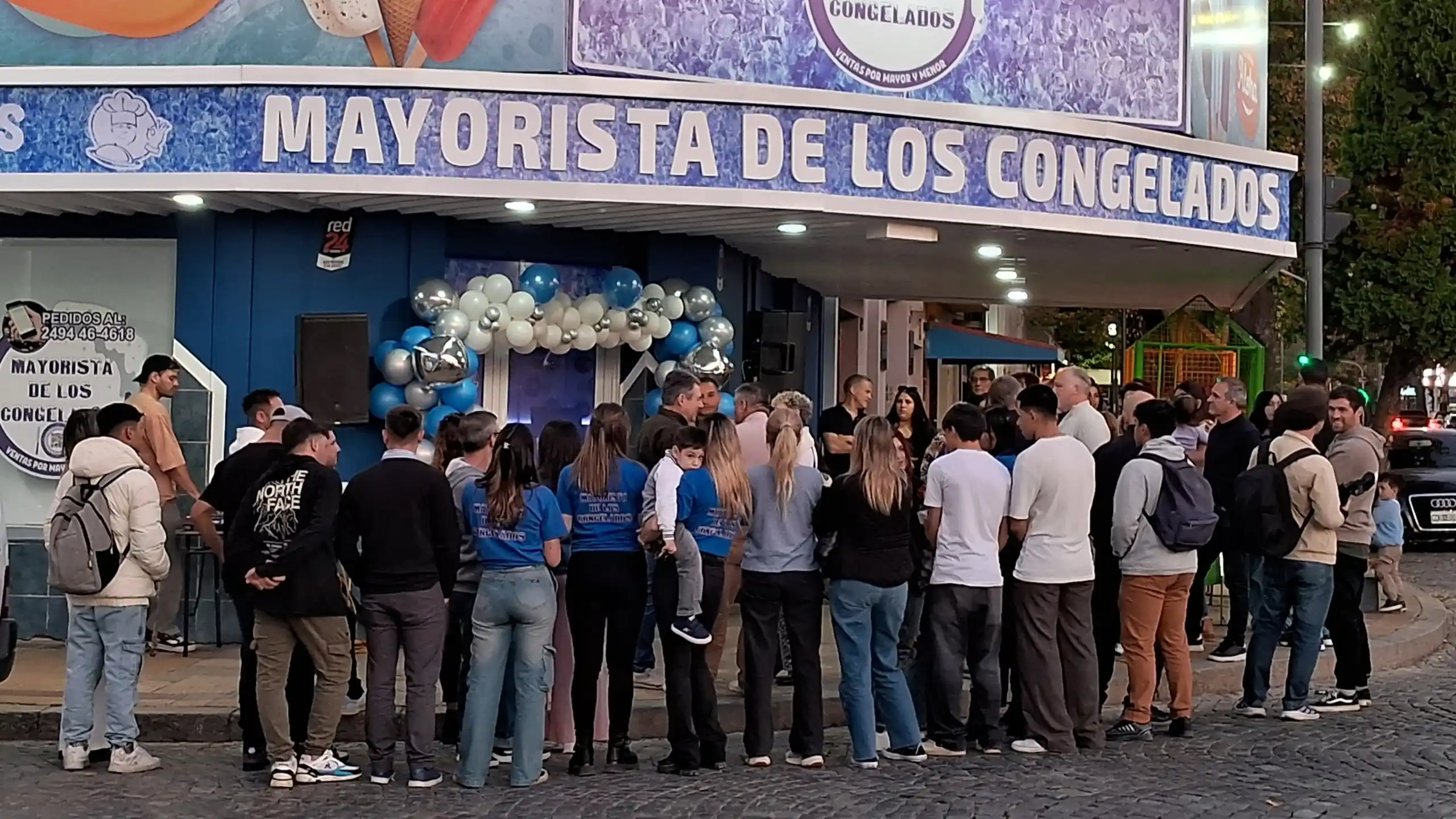 El Mayorista de los Congelados reinauguró su local.