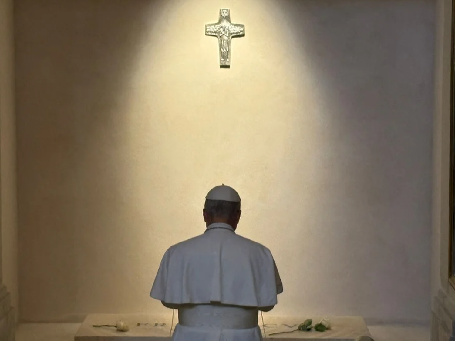 El papa León XIV rindió homenaje a Francisco