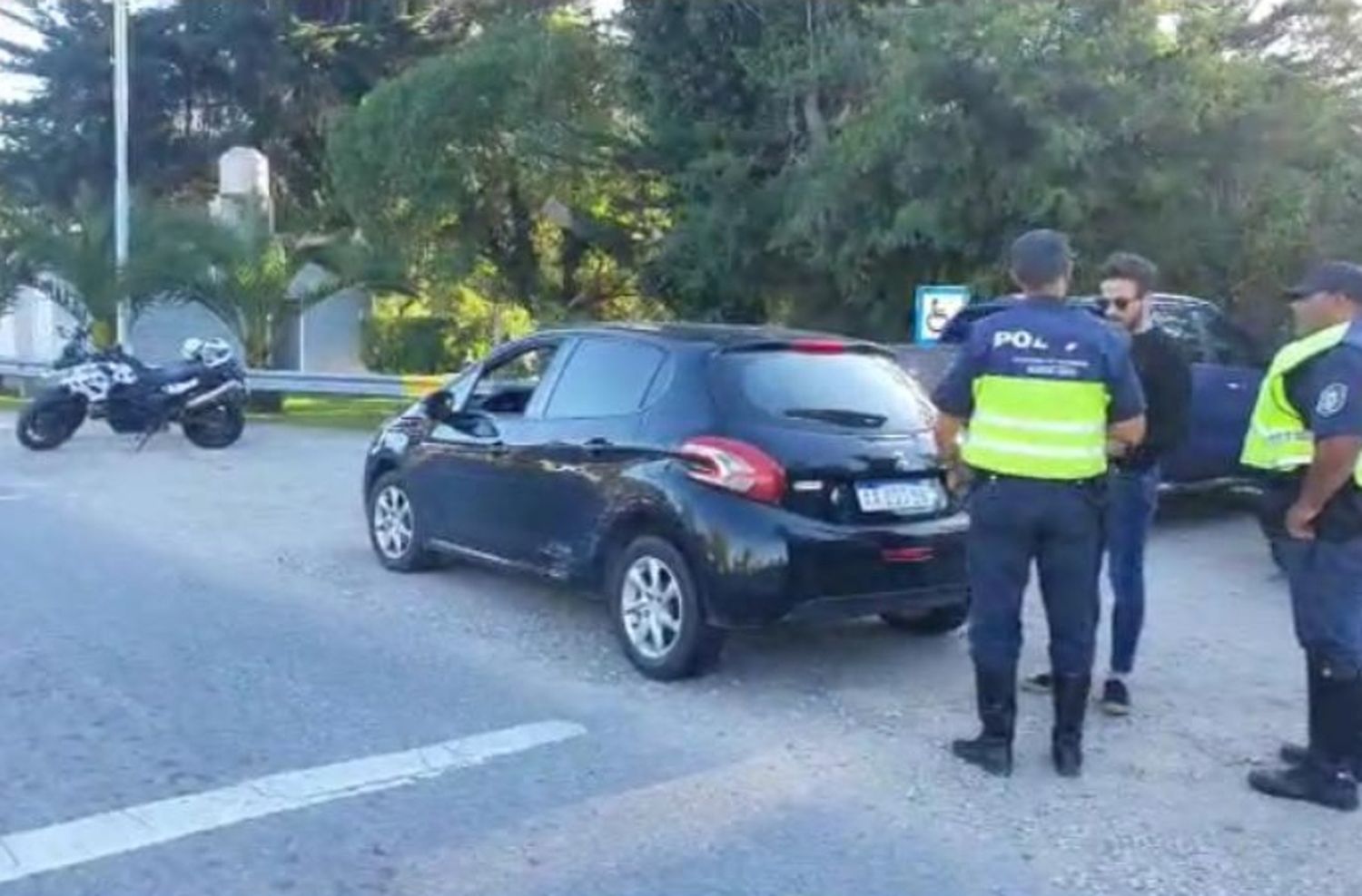Aprehenden a 99 personas y secuestran drogas en operativos de Policía Vial