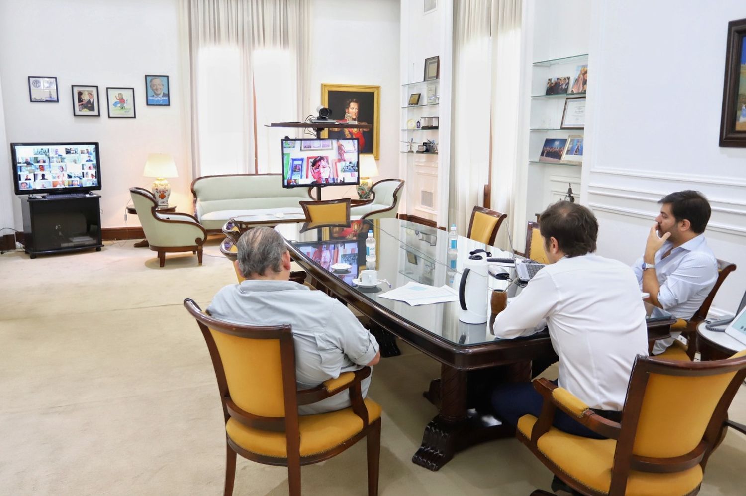 Kicillof mantuvo teleconferencia con intendentes por cuarentena administrada y asistencia financiera