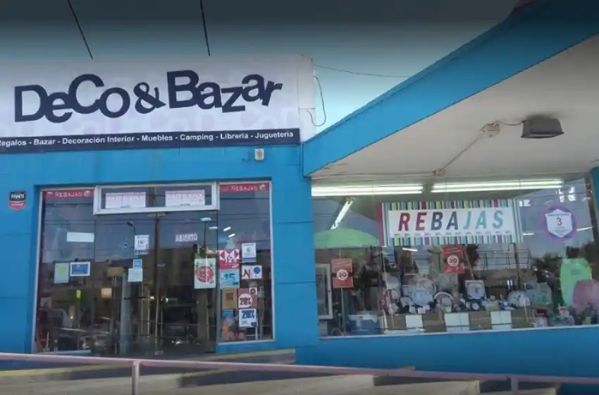 Continúa el conflicto en las tres casas de decoración tomadas por los empleados