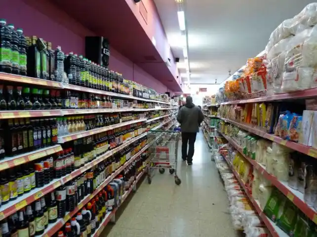 Supermercados chinos piden ser incluidos en el congelamiento de precios