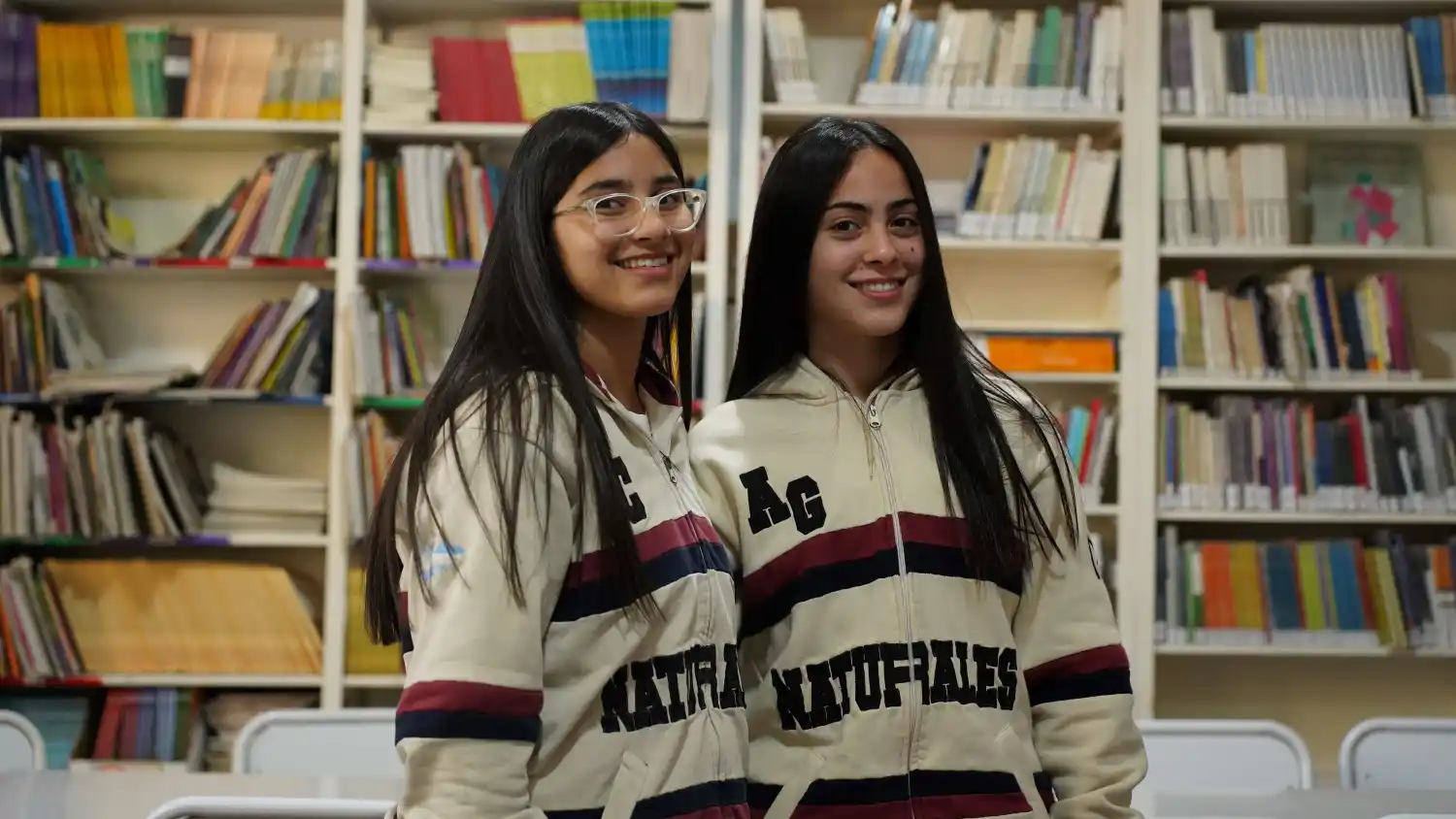 Alumnas de la escuela Normal. Concurso de cuentos de ciencia
