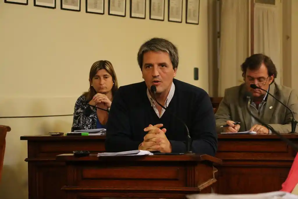Nicolini reclamó discutir la posibilidad de abrir las listas al PRO