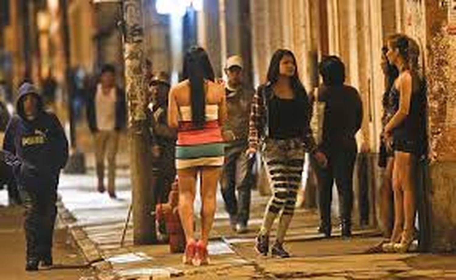 REDES DE TRATA SEXUAL captan a migrantes venezolanas en Colombia