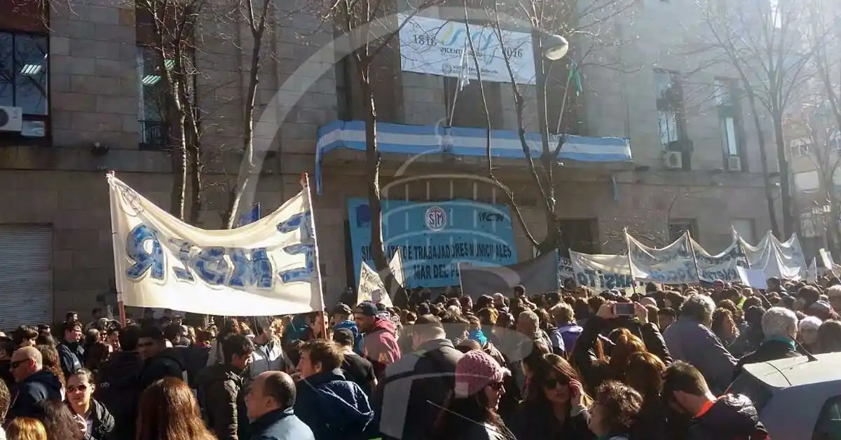 Municipales advierten que pararán el martes si no reciben un 25% de aumento