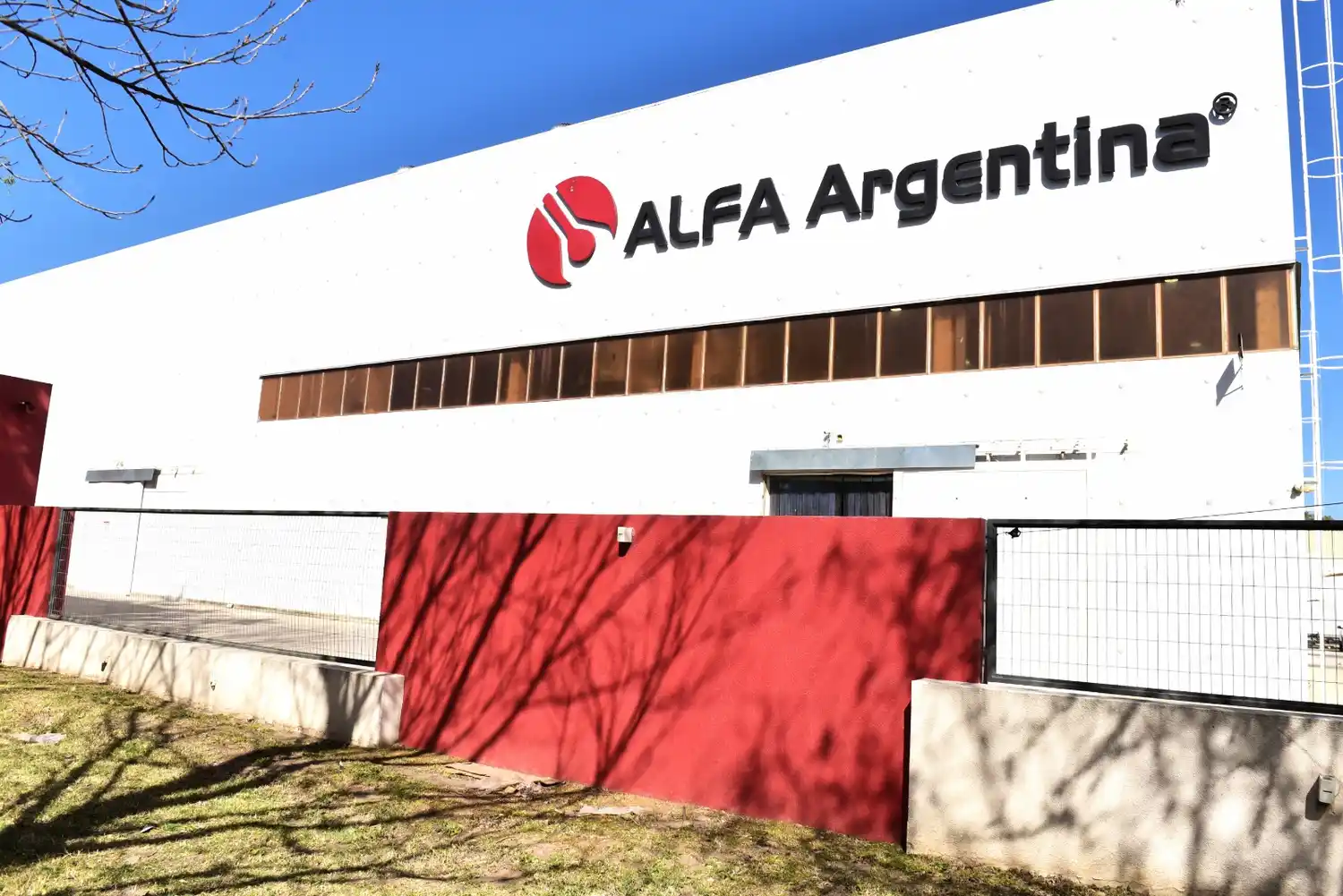 Alfa Argentina posee una moderna planta productiva en el Parque Industrial de nuestra ciudad, ubicada en J. Venier 1510.