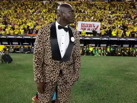 El DT de Barcelona SC deslumbró con un look audaz frente a River