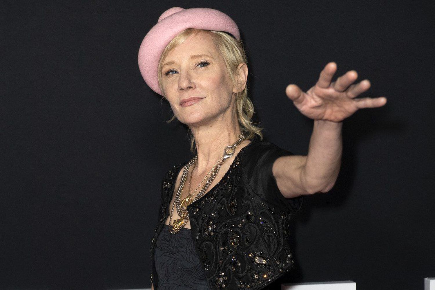 Anne Heche sufre APARATOSO accidente y queda en estado crítico