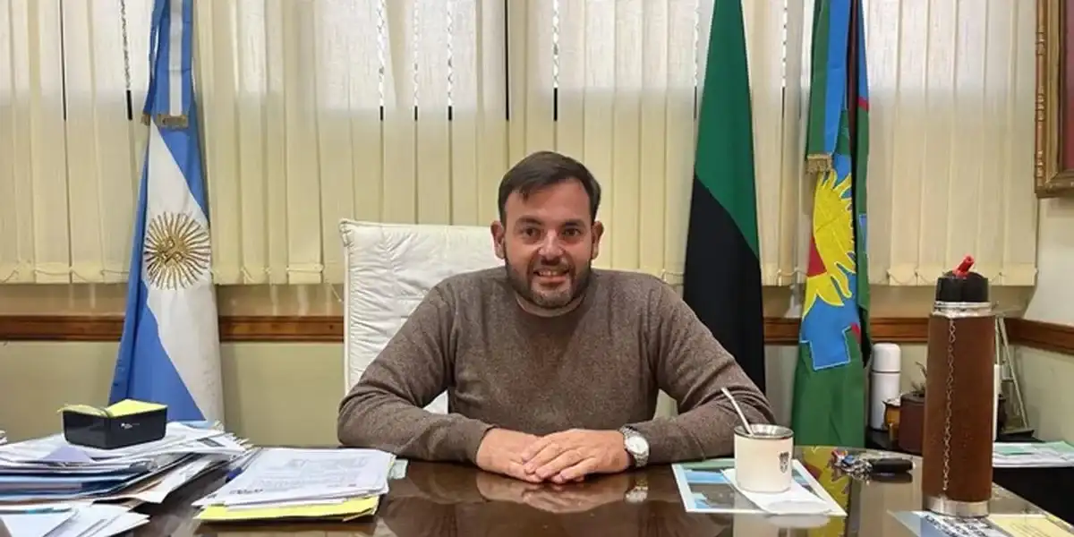 Concejal del PJ acusó al intendente de Rojas de decir que las imágenes de las calles inundadas estaban hechas con IA
