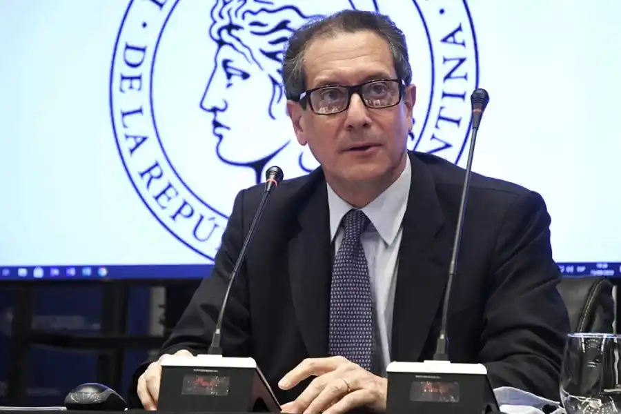 La inflación se irá reduciendo poco a poco, dijo el titular del BCRA
