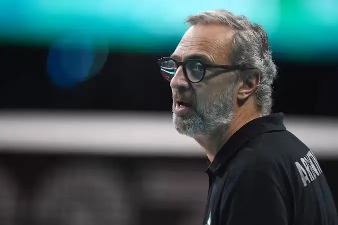 Tras su etapa como jugador, desarrolló una destacada carrera como entrenador.