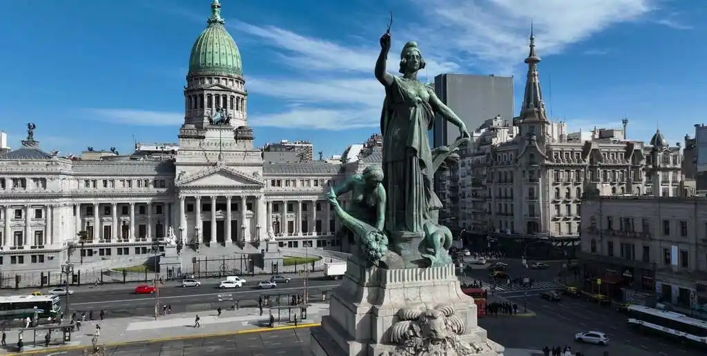 La medida se publicó en el Boletín Oficial este martes mediante el Decreto 865/2025. Presupuesto, reforma laboral y del código penal dentro del temario.