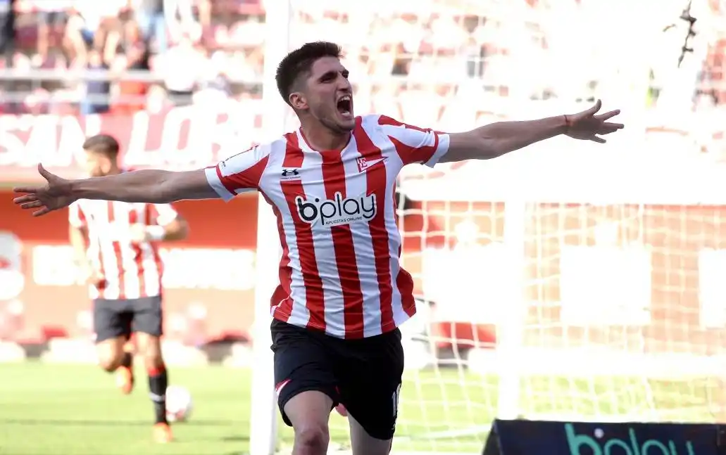 Tras dos meses sin ganar, Estudiantes goleó a Huracán